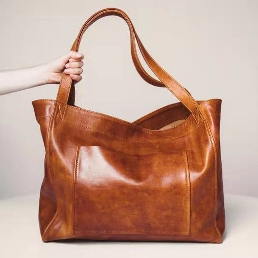 Retro one-shoulder capacious bag